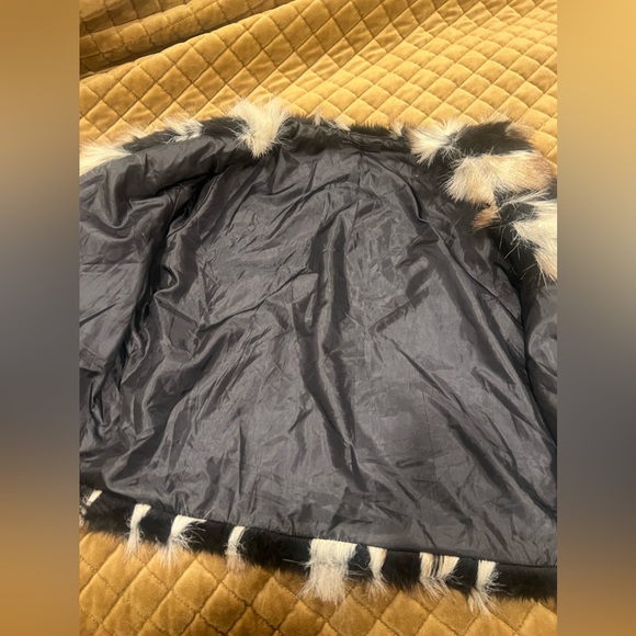 Leopard/Animal Print Faux Fur Coat - Picture 5 of 7